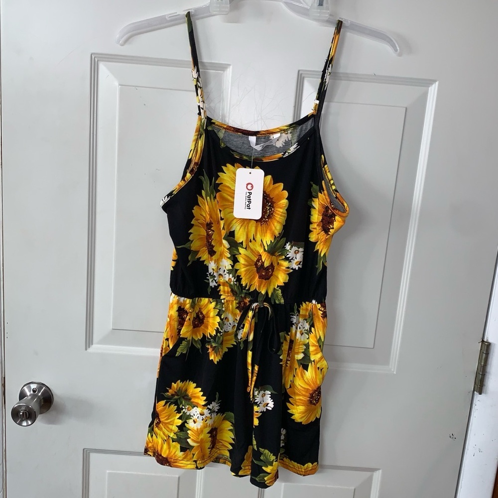 5 for $10 NWT Sunflower Cinched Elastic Waist Romper size M